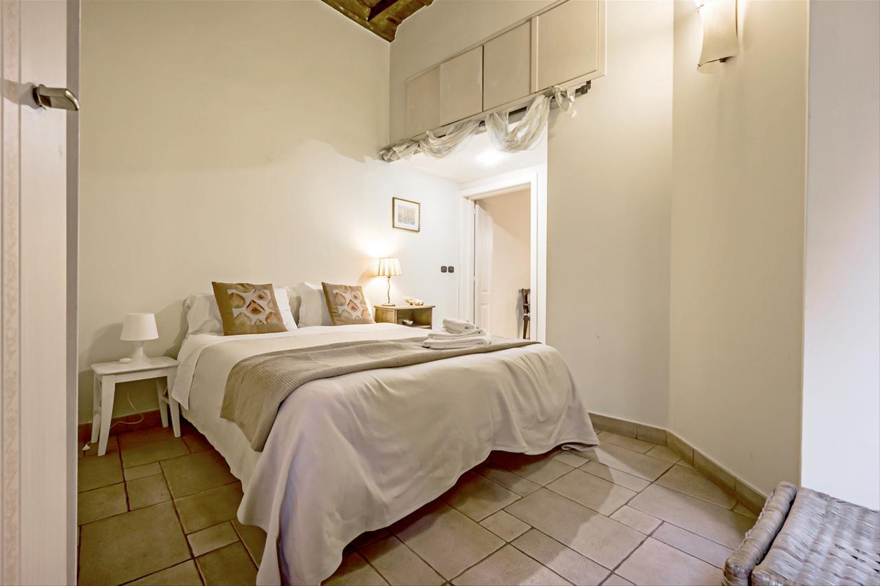 Palazzo Farnese Historical Apartment Rom